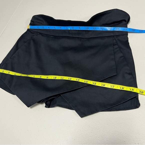 TALULA Aritzia Berklee Handkerchief Shorts - Picture 6 of 9